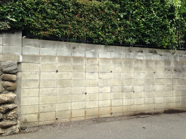 劣化したブロック塀