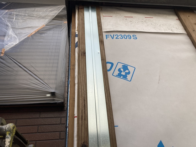 目地ジョイナー取付け